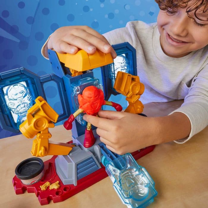 PLAY DOH IRON MAN ARMOR MAKER LAB