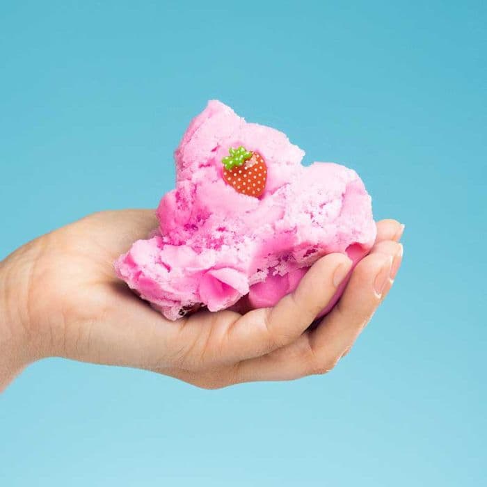 COMPOUND KINGS FLUFFY CLOUDZ BERRY CAKE