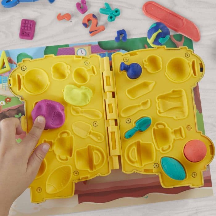 PLAY DOH SCHOOL DAY FUN