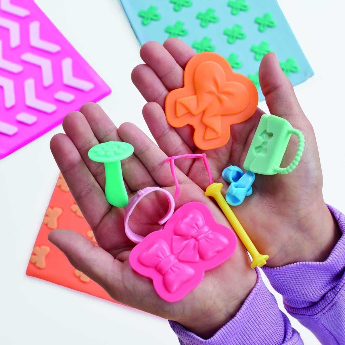 PLAY DOH BARBIE PEARLS AND BOWS