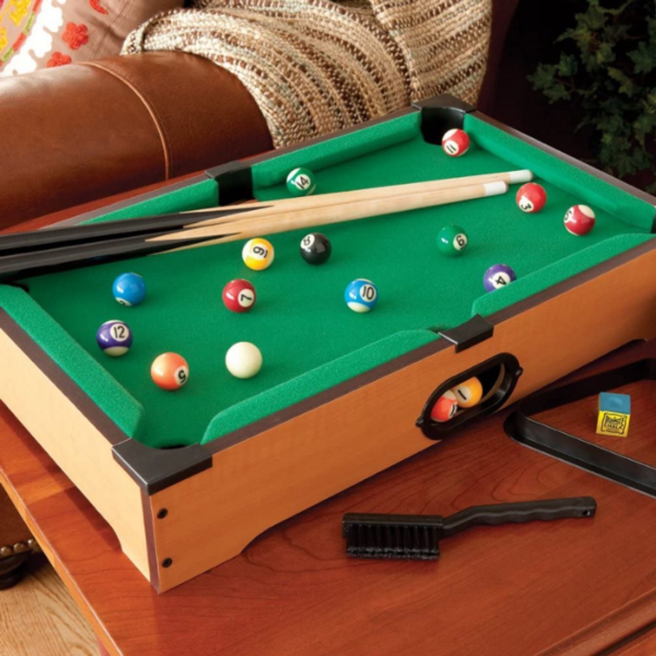 TABLETOP POOL TABLE